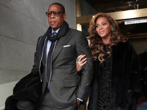 
	
	Cặp đôi Beyoncé và Jay-Z đã gặp nhau khi cô chỉ mới 18 tuổi khi cả hai cùng hợp tác cho album thứ 7 Bonnie & Clyde của Jay-Z và single Crazy in Love của Beyoncé.